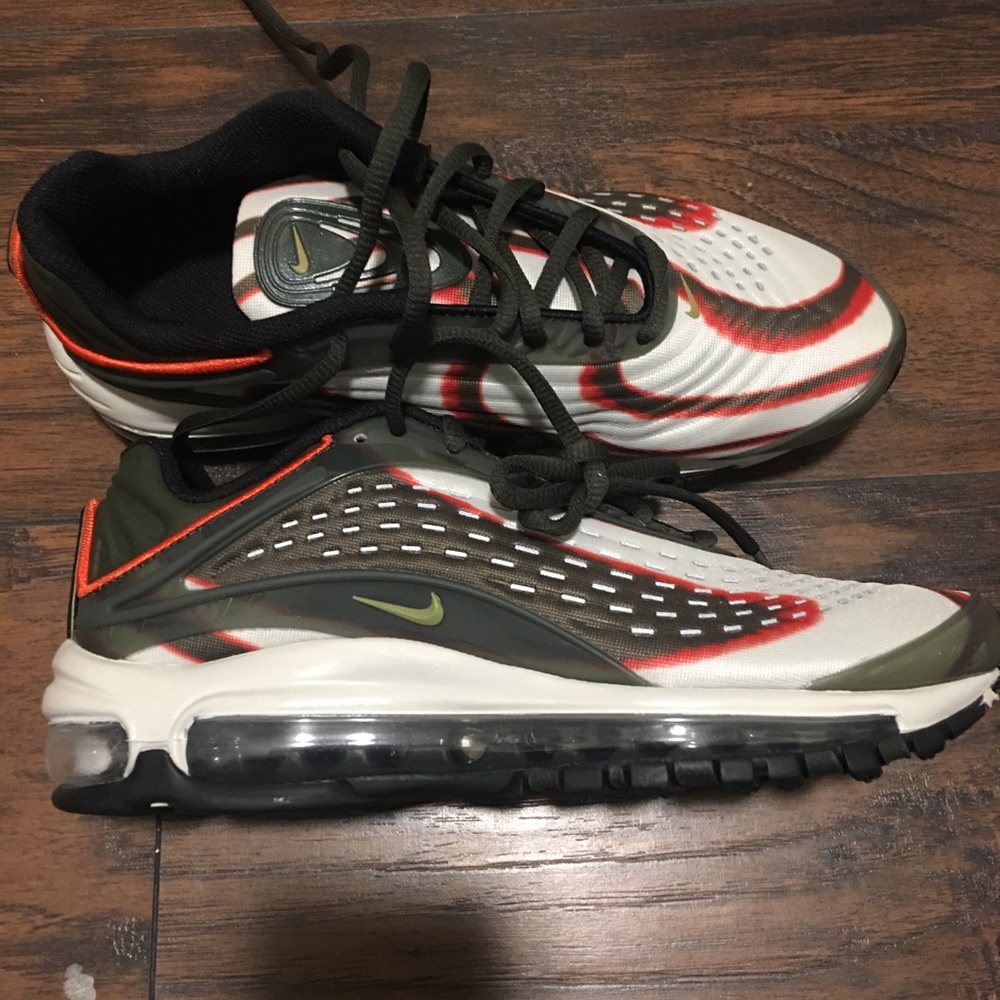 Woman’s air max deluxe... Brand new